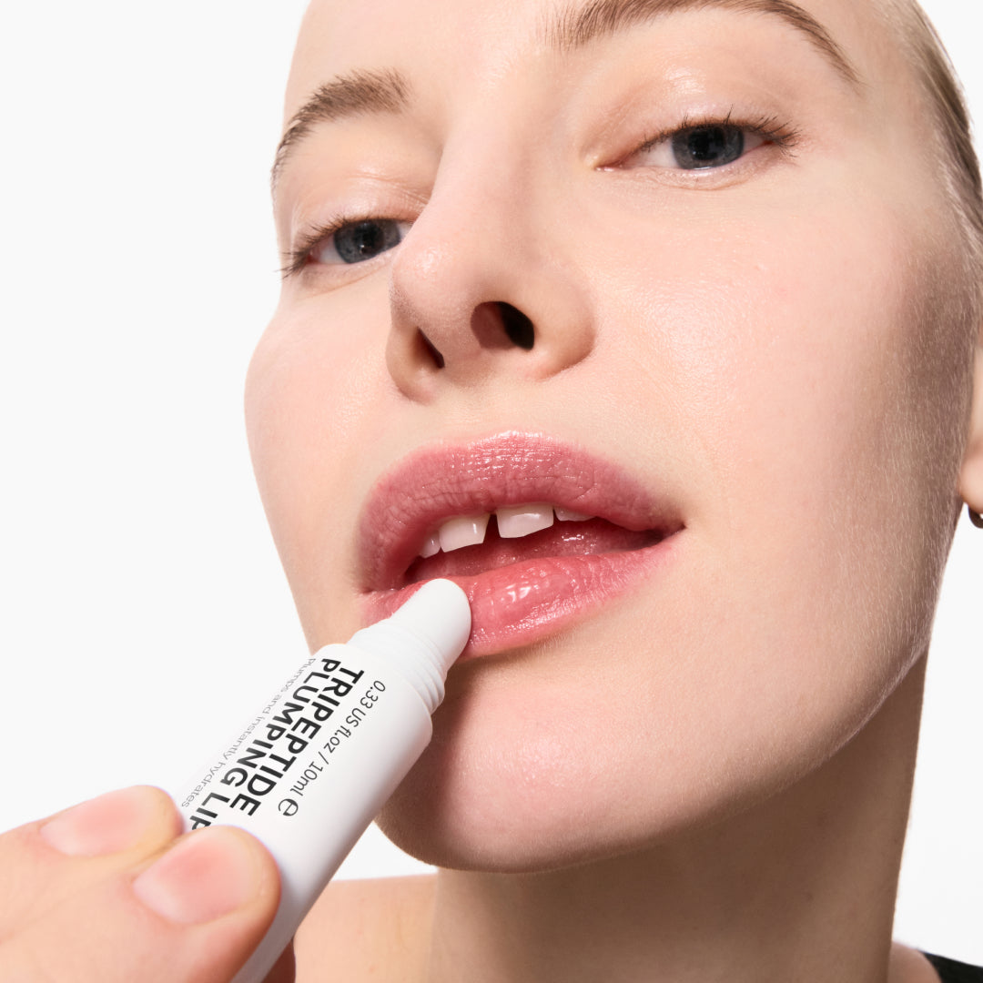 tripeptide-plumping-lip-balm-t4 Model01_270e8b98-a2ed-4742-b111-d25555f44100.jpg